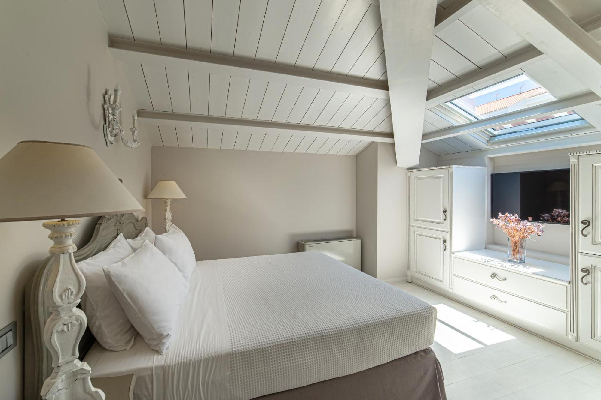 Micra Anglia Boutique Hotel & Spa Ándros Екстериор снимка