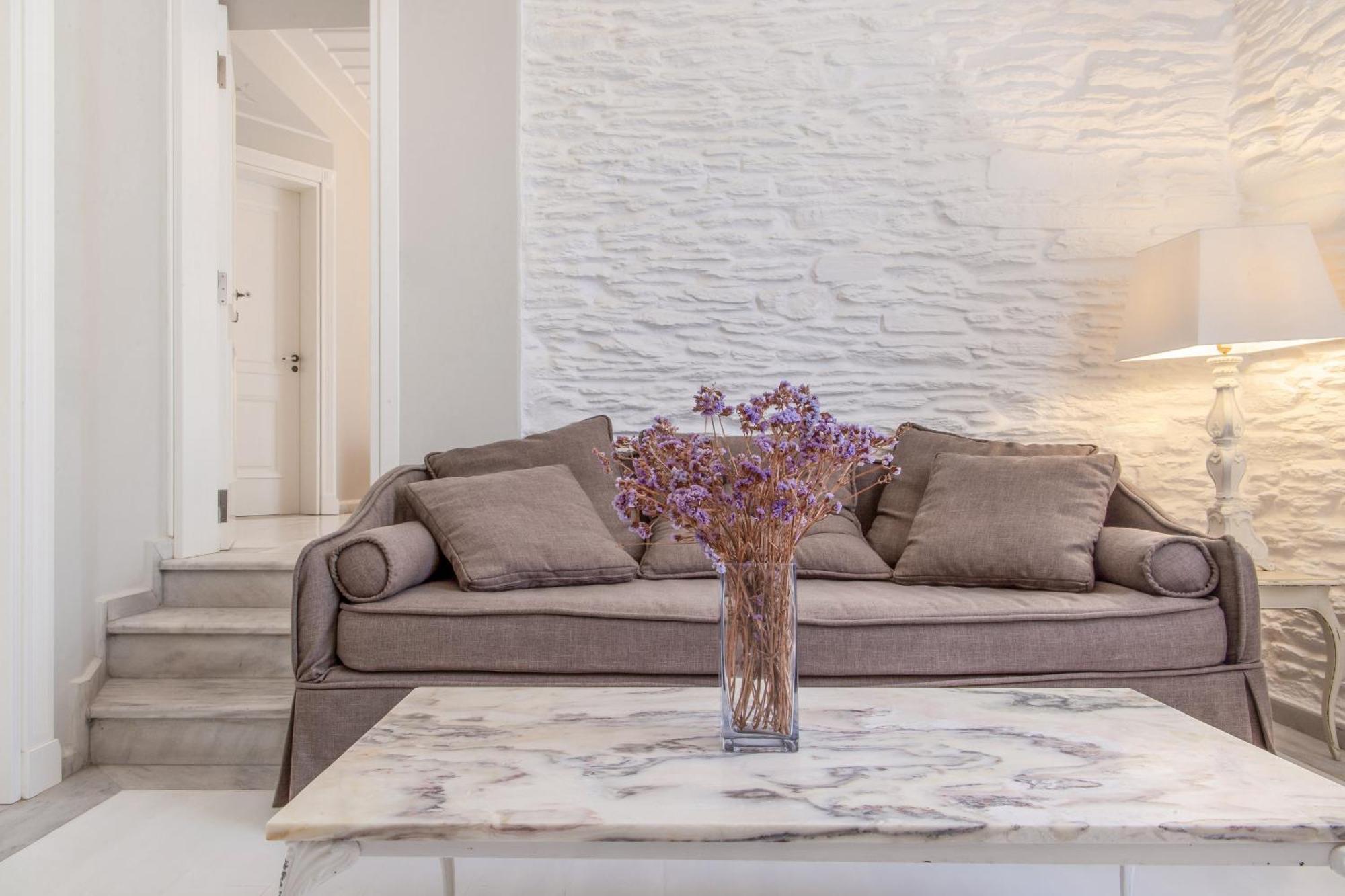 Micra Anglia Boutique Hotel & Spa Ándros Екстериор снимка