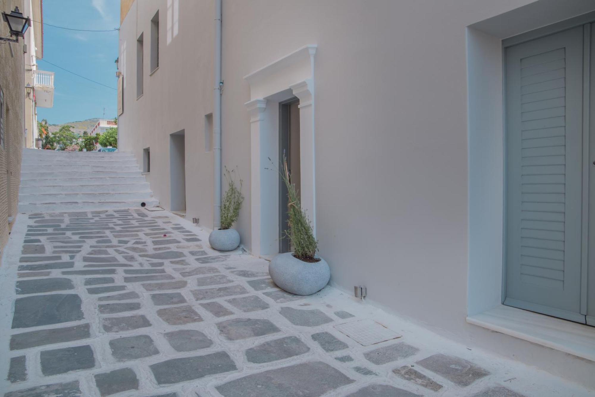 Micra Anglia Boutique Hotel & Spa Ándros Екстериор снимка