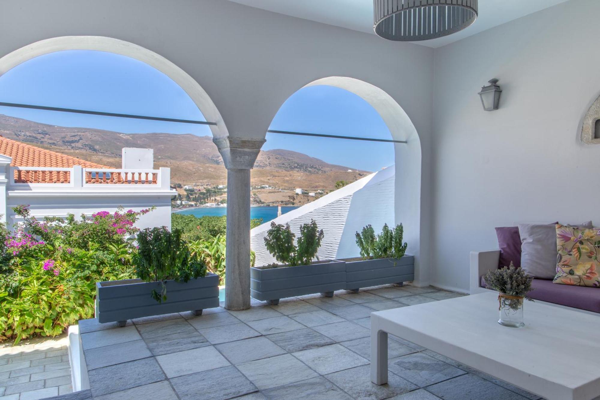 Micra Anglia Boutique Hotel & Spa Ándros Екстериор снимка